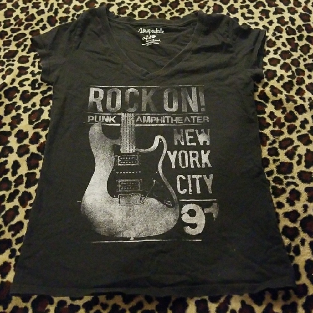 Black t shirt